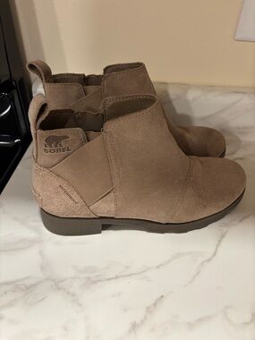 Sorel Emilie Chelsea Women's Suede Cattail Tan Ankle Boots I Size 4